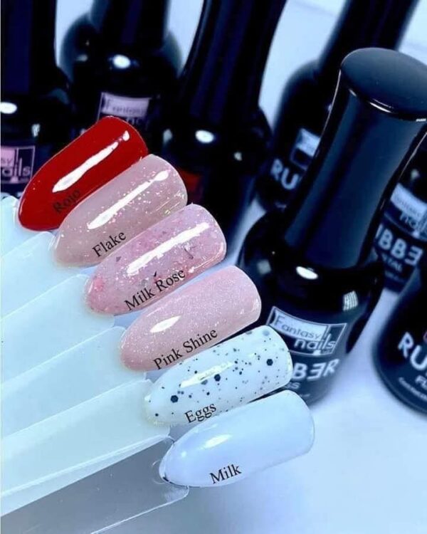 RUBBER FANTASY NAILS